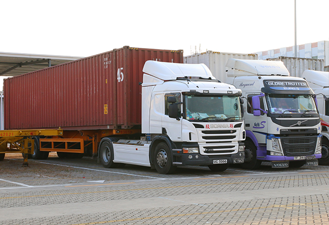 中港拖車(chē),中港拖柜,香港拖車(chē),中港拖車(chē)物流,中港拖車(chē)運(yùn)輸-深圳東勝物流公司